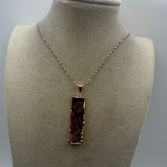 Natural Red Amethyst and Gold Plated Bar Necklace on Thin Twisted Chain - Picture 2 of 9